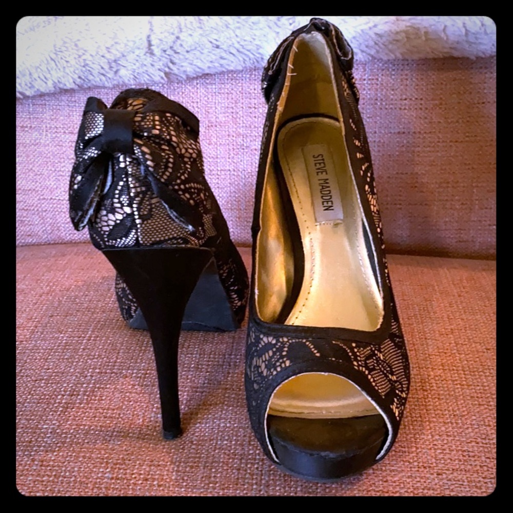 Steve Madden lace bow pumps